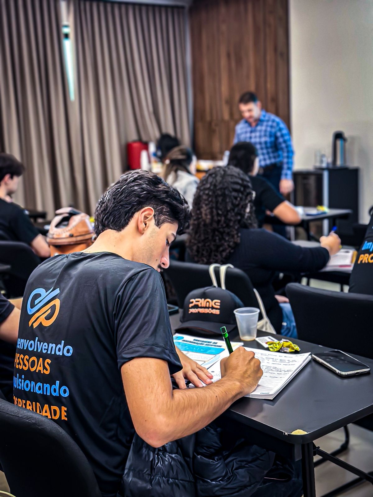Turma da Prime Profissões em ambiente de curso profissionalizante